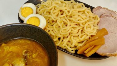 【裏サブロン】（＠荒川区・日暮里）パティシエが作る絶品「お持ち帰り用冷凍つけ麺」