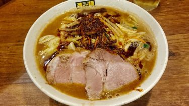 【濃菜麺 井の庄】（＠練馬区・練馬）豚骨×野菜×激辛の新しいコンビネーション